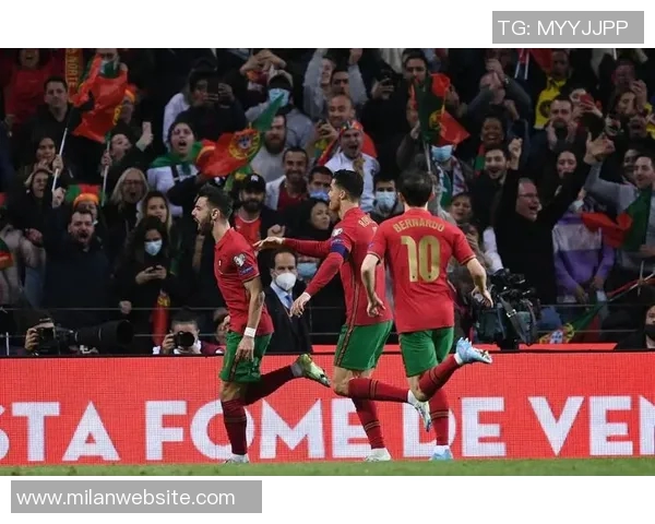 B费在本场比赛中表现出色助攻双响并贡献关键传球和防守数据 B费在本场比赛中表现出色助攻双响并贡献关键传球和防守数据