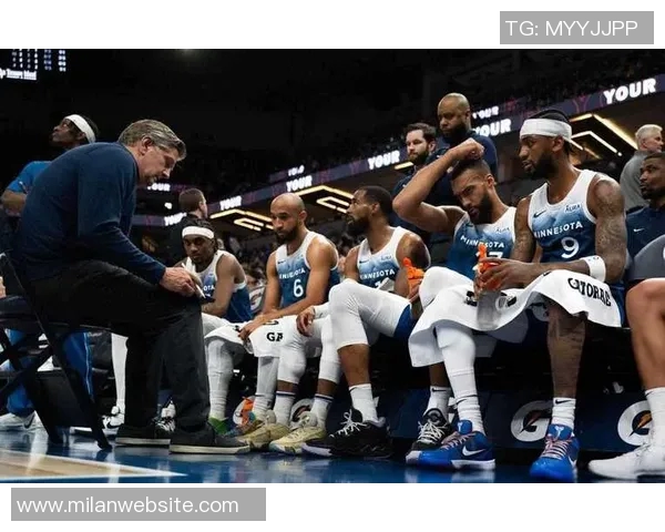 兰德尔直言球队防守失误严重下半场对手几乎狂轰百分